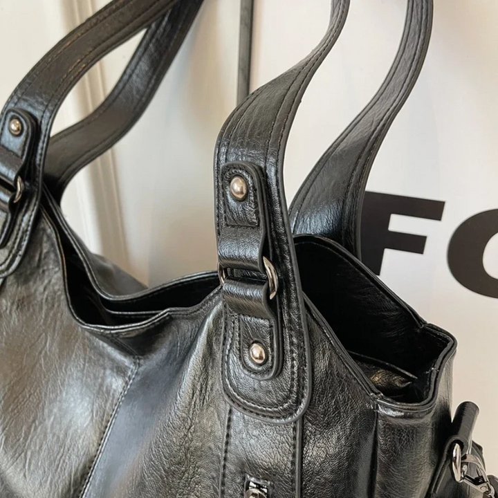 Isabella | Dakota Shoulder Bag